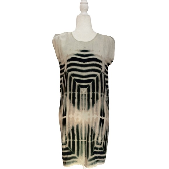 Laura Siegel Batik Handcrafted Silk Shift Dress - Picture 2 of 8